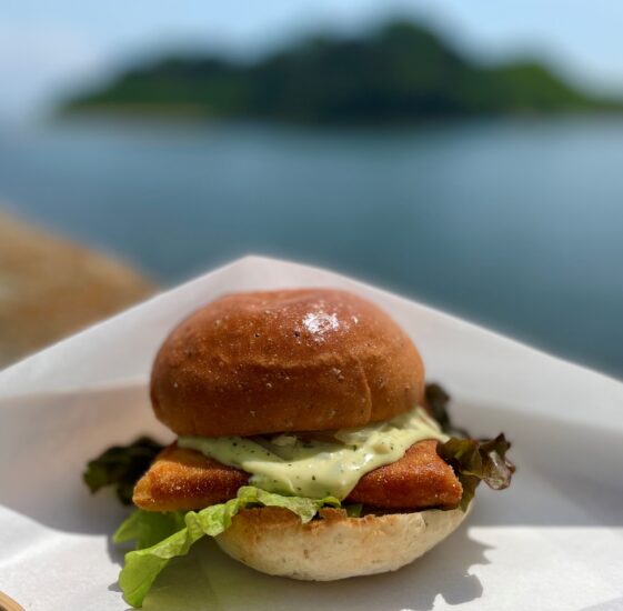 小豆島の恵みたっぷりのグルメバーガー登場