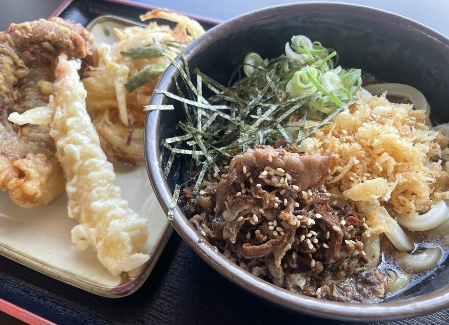 本場讃岐仕込みの麺と、多彩なメニューが自慢