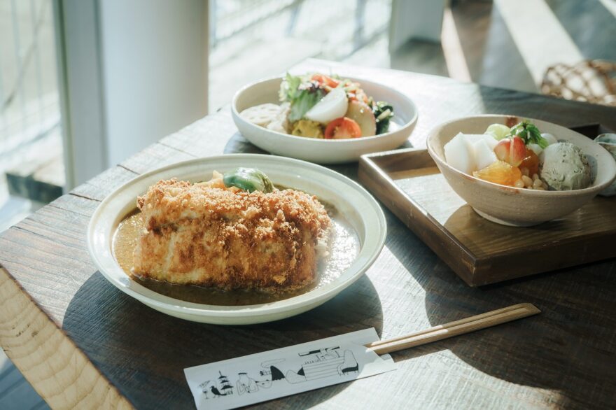 牛窓産の魚介ランチが楽しめる、牛窓ヨットハーバー内の食堂カフェ