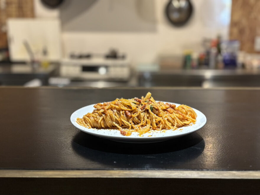 料理に空間に、店主の個性が光る