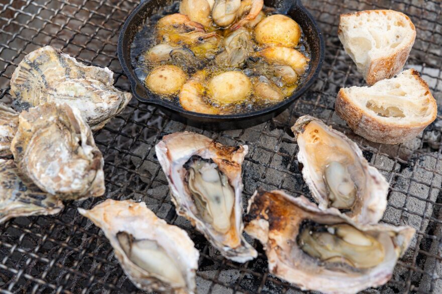 プチキャンプ気分！牛窓・前島で牡蠣のバーベキューを堪能